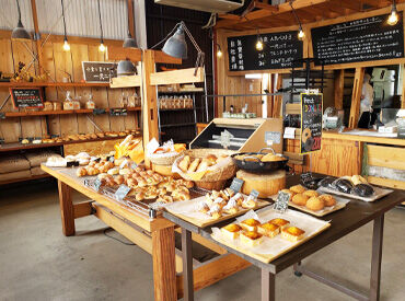Daddys Bakery（ダディーズ・ベーカリー）西宮店 ★売上アップのため増員募集★
焼きたてのパンに囲まれてお仕事♪
未経験からのスタートも大歓迎です◎