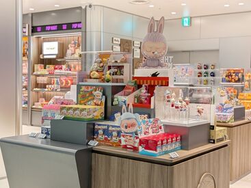 フリーターさん・学生さん大歓迎♪
友達と一緒に応募もOKです◎
ぜひお気軽に応募ボタンをCLICK！