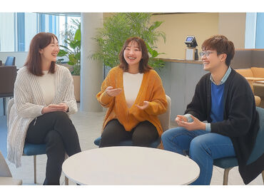 トランスコスモス株式会社 DCC 北海道エリア(1294075) ＜受電のみ・主婦さん活躍中＞
新人のうちは管理者さんの横の席に。
困ったことはすぐに質問できるよう、環境を整えています！