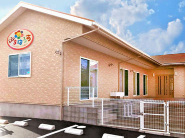□■ 小規模保育所 ぷちはうす ■□
西焼津駅の北口を降りて、
左に曲がってまっすぐ歩けば…
右手に見えてくる建物が当園です♪