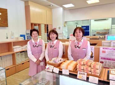 亀屋芳広 モール九番店 【未経験スタートでも安心！】
先輩スタッフがイチからから丁寧に指導★
困った時はすぐに相談できるあたたかい職場です！