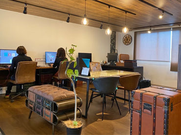 株式会社シュウエイ illustratorやPhotoshopの使用経験がある方募集
看板のデザイン校正/データ作成 等お任せ！
30代女性の先輩がイチから教えます！