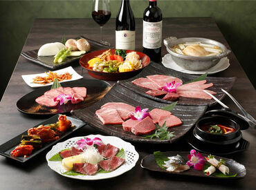 黒毛WAGYU RESTAURANT HACHI/焼肉鉢山 最高級黒毛和牛の創作料理レストラン/高級焼肉店で、
一流の世界を覗いてみませんか？
接客/調理でスキルを上げたい方は大歓迎◎