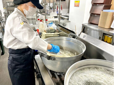 株式会社ジェイ・エス・ビー・フードサービス　勤務地:UniLife関大前学生レジデンス(仮) ＼経験や資格は不要★／
お料理を手渡したり、お皿を片付けたり…のシンプル作業◎
入居する学生さんに美味しいご飯をご提供！