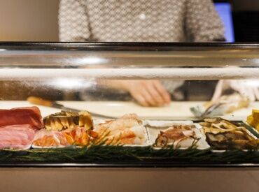 ▼寿司好きさん必見▼
とっても魅力な食事補助あり◎
＜寿司＞がおトクに食べられます★
スタッフみんなに大好評ですよ♪