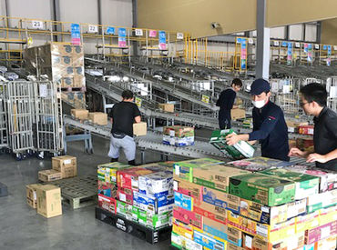 無理なく続けられる軽作業◎
飲料など、重さのあるものは周りのスタッフにお任せしてOK！
気軽に頼れる雰囲気が魅力です♪