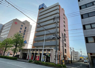 ホテルアムゼ新山口 新山口駅から徒歩2分の立地！
学生・主婦・ミドルシニア年齢問わず活躍中！
気になったらまずはご応募ください！