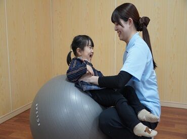 特別な知識・経験は不要です!
福祉や教育に興味がある方、ブランクのある方など資格を活かして働ける環境です◎