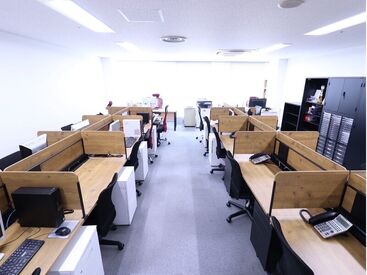 綺麗なオフィスで働けます!
冷暖房完備で快適空間◎