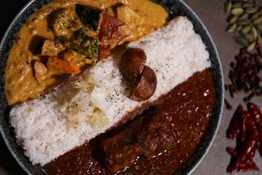 「美味しそうで選べないから2種の合盛り」なんて口コミ多数♪
そんな店内メニューが”まかない”として食べれます◎