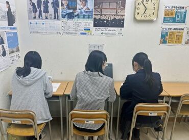 金光アカデミー　金光駅前校 将来に役立つ、塾講師のお仕事◎
先生を目指している方必見です！
教育現場に活かせるスキルが身につく♪
