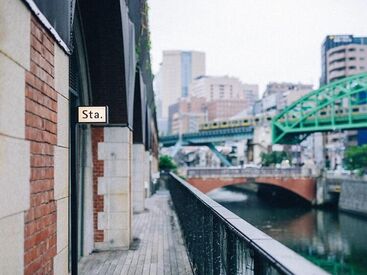 飲食業の経験がない方も安心。
3ヶ月の研修制度を用意しておりますので、
接客・調理の両面からスキルを磨くことができます。