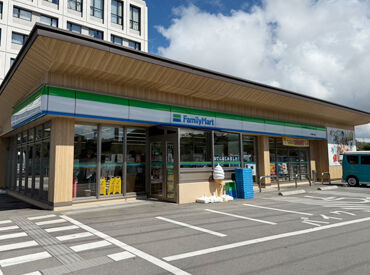 【初バイト・初パート・Wワーク】も大歓迎★
慣れるまで、先輩STAFFが丁寧に
指導するので安心してくださいね◎
