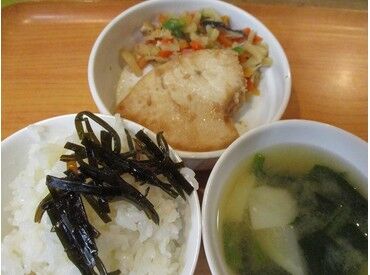 ＼みんなでいっしょにいただきます！／
無農薬のお米に素材にこだわったおかず…
お昼ごはんもおやつもとてもおいしいです！