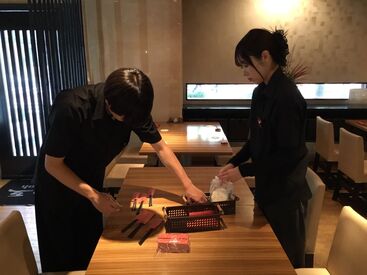 どちらの店舗も席数はあまり多くないので、
自分のペースでお仕事を覚えられます◎

定着率抜群なので
久しぶりの募集です♪