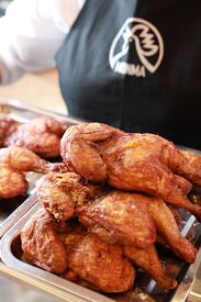 門馬商店 卸町店 未経験からでも働ける♪
ご家庭やプライベートとの両立に◎
お気軽にご応募ください！