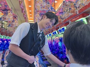 ★完全分煙★
タバコの煙を気にせず働けます♪
オシャレな制服での勤務なので
服に匂いが付く心配もありません！