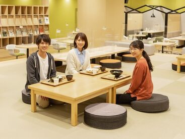 8割の先輩が未経験スタート
学生さんが多いので、
サークルのような明るい雰囲気です
新しい友達もできるかも！