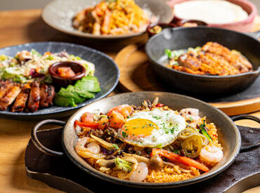 The TOWER TAVERN BAR & GRILL（ザ タワー タヴァン）/802a ≪JRセントラルタワーズ タワーズ12F≫
名古屋の中心街にあるタワー内で通勤◎
活気のある店内で、楽しいバイトLifeを