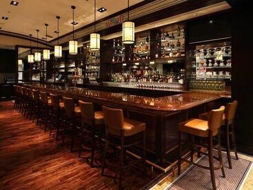 Wolfgang’s Steakhouse Osaka（紹介元：株式会社リプロ） 週3日～OKなので、
シフトの融通も利きやすく、
プライベートやWワークとの両立も◎