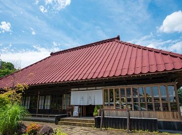 株式会社アキウツーリズムファクトリー 秋保の自然に囲まれたオシャレな工房♪
20〜30代のスタッフが中心の活気ある職場で楽しく働けます！