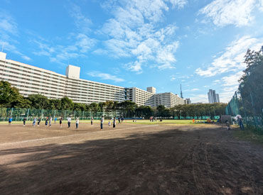 公園ならではの自然の空気を身近に感じながら…♪
穏やかな環境の中でお仕事できます！