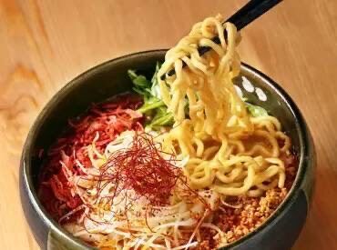 *～超人気店が集まるKITTE グランシェ内～*
ラーメン激戦区、東京の人気店！