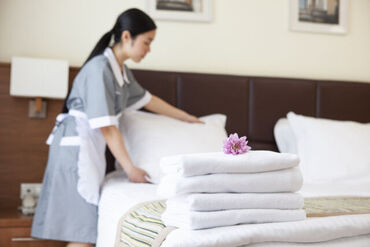 学生～シニア世代まで、幅広い年代のスタッフが活躍中！
丁寧な研修があるため、バイトデビューの方にもぴったりです◎
