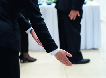 丁寧な言葉遣いや所作などが身に付きます。
働きながら自然と美しい姿勢になれる環境です◎
※画像はイメージです