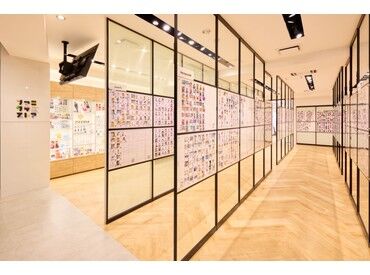 学生さん、フリーターさん皆さん歓迎★
タレントに詳しくなくてもOK！
入店受付やレジをお任せ♪