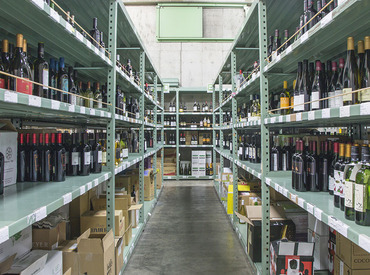 \20代~40代男性スタッフ活躍中!/
勤務中は真面目に、休憩中は談笑したりと
まったりと雰囲気の良い職場です♪