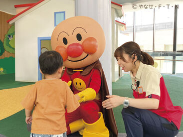 仙台アンパンマンこどもミュージアム＆モール キャラクターアテンドや音響操作など♪
日常から離れ、子どもたちのキラキラな視線を集めながらお仕事！
女性スタッフ多数★