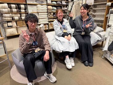 無印良品 イオンモール新発田店 スタッフはみんな明るく仲良し♪
困った時もすぐに相談し合っています◎