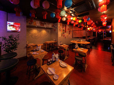 餃子 小籠包 福包酒場 中目黒店 SNSで話題のお店だからこそ…
おしゃれなお店でワクワクしながら働けます♪
お仕事は1週間あればマスタ―できます◎