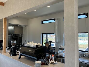 WITH DOG COFFEE あなたのライフスタイルに合わせて働ける環境(^^♪
犬とふれあいながら楽しくバイトしませんか？