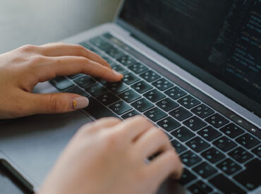 未経験でも時給1450円！
3か月継続して勤務していただいたくと…
感謝の気持ちを込めて時給100円UP★
（※イメージ画像）