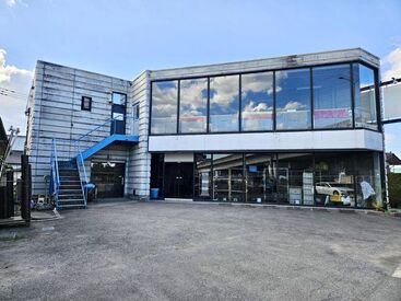 先輩がしっかりフォロー♪
少人数のアットホームな職場で働きやすさバツグン！