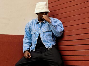 ファッション人材リンク株式会社【FJL】 ﾟ*｡☆ NEWスタッフ募集 ☆。*ﾟ
20～30代の男女STAFF活躍
制服貸出あり
髪色・ネイル自由♪