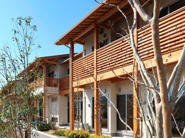 地域密着型特別養護老人ホーム　紬 ＜アットホームなユニットケア＞
定員29名の地域密着型施設です。
貴方の豊富な実務経験を紬で活かしてください！