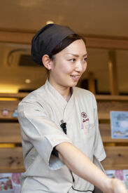 山かつ 国府店 主婦(夫)さんが多く活躍中！
お仕事のことだけじゃなくて、家事や子育ての悩みも相談し合えるから心強い◎