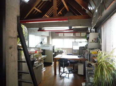 ▼土日祝休み
▼GW、年末年始休みあり
プライベートもしっかり
楽しみながら働けますよ♪