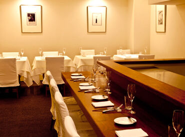 玉木 シフト自由＆土日休みでプライベート充実♪
時給1500円スタート＆昇給あり！
まかないや交通費全額支給で安心◎
～履歴書不要～