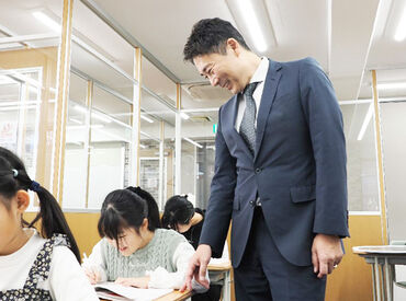 ユリウス　新川崎教室 「わかる！」「できた！」が嬉しい♪
10名前後の少人数だからこそ、
一人ひとりの変化や成長をしっかり見届けることができます！