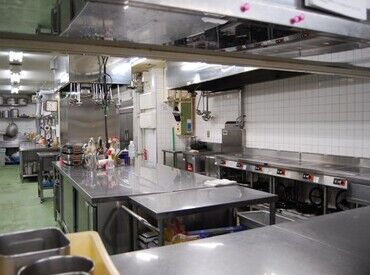 新横浜駅から徒歩3分のホテル内♪
落ち着いた環境で働けます!
交通費も支給するので通勤も安心◎