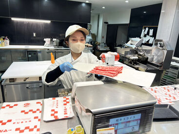 休憩室ではお菓子やコーヒーがあるのでご自由にどうぞ♪
他愛もない話で盛り上がっていつも明るい職場です◎