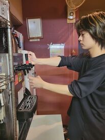 わしの焼き鳥 ＼短期も長期も大歓迎！／
お客様は近くの会社・学校の方が中心！
クレームなど全くないので
安心して勤務できる！