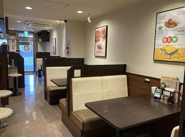 「授業やサークルが終ってから」「Wワーク希望!」そんな方も大歓迎です！当店では色んな働き方ができます！あなたらしく働こう♪
