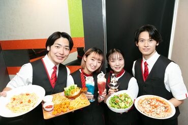 \\楽しみながら働ける場所!//
お客様とスタッフの笑顔があふれる
働きやすい環境◎