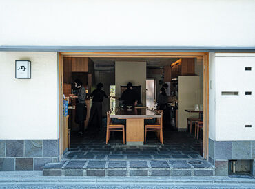 京都の街で、美味しい和食を味わえる【丹(たん)】
是非、人気のお店で働いてみませんか♪