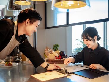 ★絶品まかない無料★
イタリアン以外にも様々なお料理が
出てくるのでお楽しみに♪
キッチンスタッフが作ってくれます^^